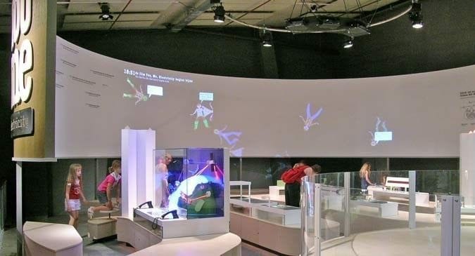 03  You, me, electricity - Big projection