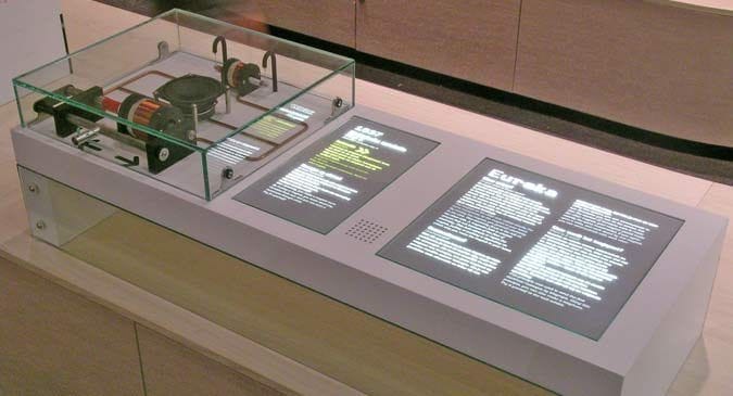 02-You-me-electricity-Digital-signs