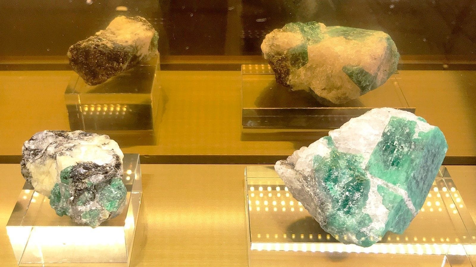 Chow Tai Fook - Loupe- China